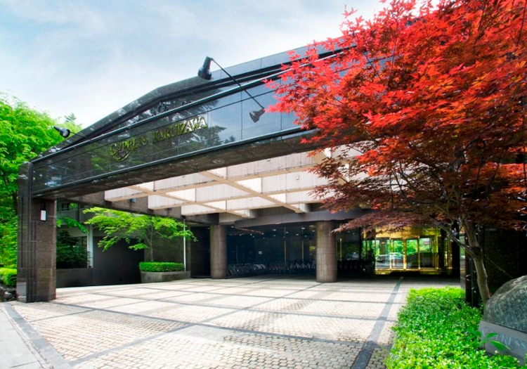 ホテルサイプレス軽井沢 × フロント