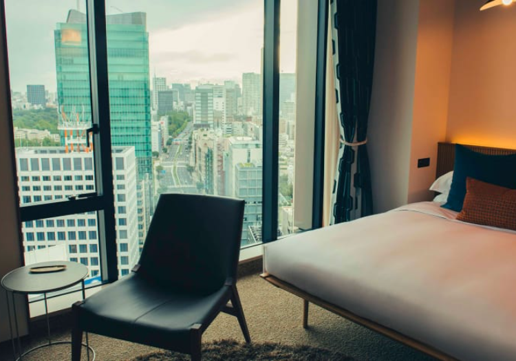 THE AOYAMA GRAND HOTEL × フロント