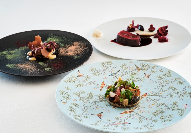 レストランでは、広島や周辺で育った食材を、独自のフレンチに仕上げています