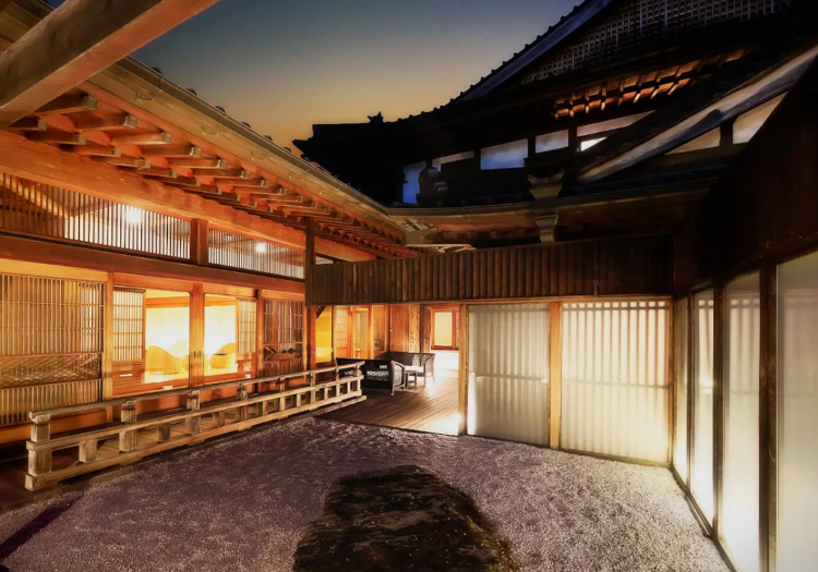 河口湖温泉寺 露天風呂の宿 夢殿 × 宿泊予約