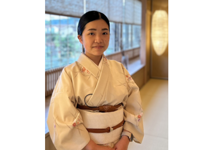 「踏み込まず 影で支えるおもてなし」で、お客様をお出迎えしております。