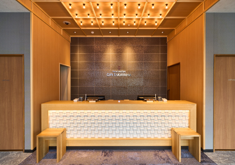 Hotel and Spa Gift TAKAYAMA × フロント