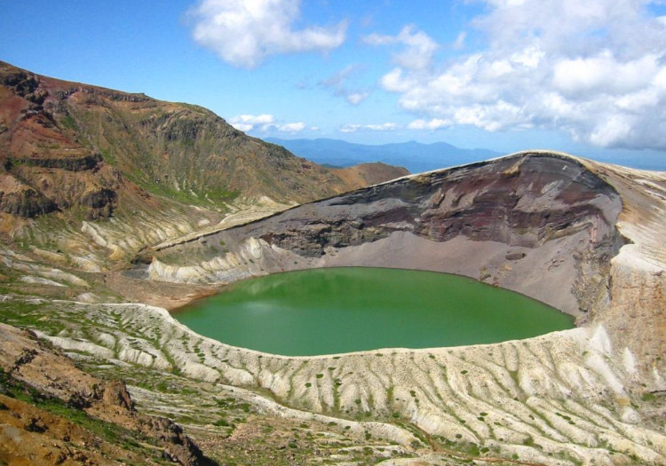 一年中美しい、雄大な自然に囲まれた蔵王温泉周辺の景色。