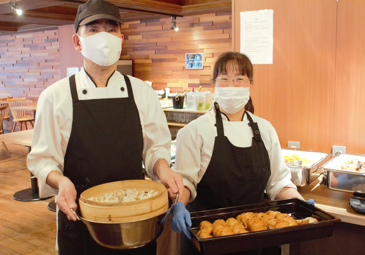 1日の始まりは美味しい朝食から。バラエティに富んだ和洋バイキングをご提供。