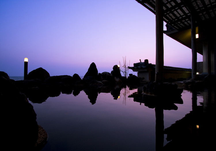 伊勢湾の海のミネラルを豊富に含んだ天然温泉が自慢のホテルです！