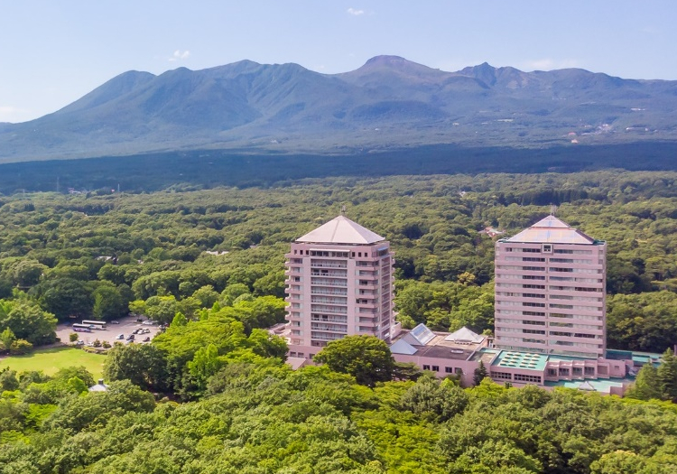 自然林5万坪の広大な敷地を誇る、全314室のリゾートホテル「ホテルエピナール那須」