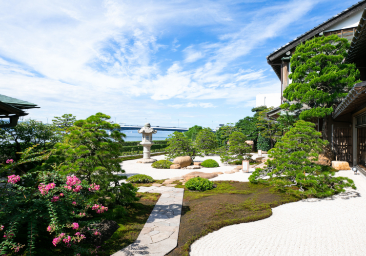 創業130年以上！松江・宍道湖畔に佇む老舗オーベルジュ「皆美館」