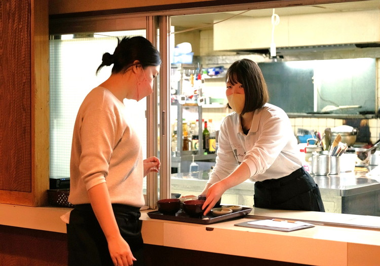 3食賄いあり！家族のような雰囲気で働きながら楽しく過ごせます