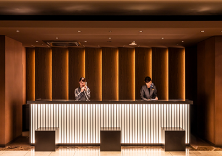 クサツエストピアホテル × フロント