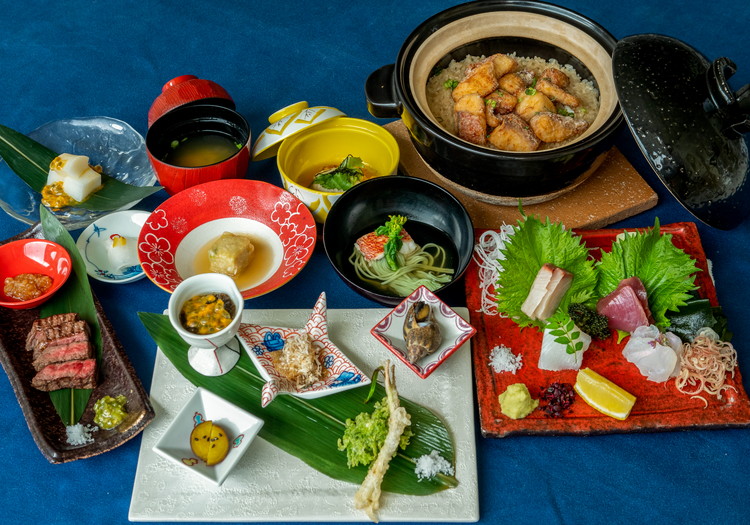 和食・イタリアンの一流シェフが監修したお料理をご提供しています。