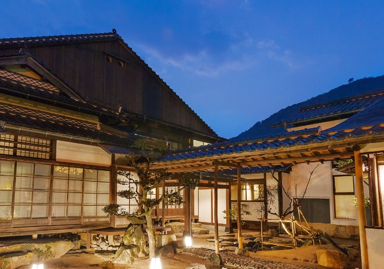 竹田城 城下町ホテルEN × サービススタッフ