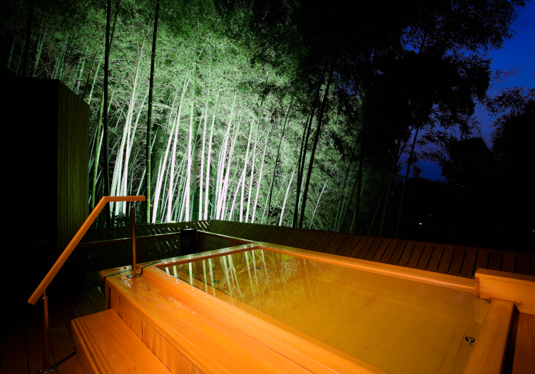 旅のプロが選ぶ温泉ランキングにも選ばれた「こんぴら温泉」。貸切露天風呂も完備