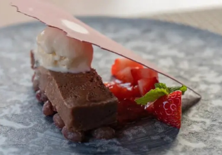 HOTEL CULTIA太宰府 × パティシエ