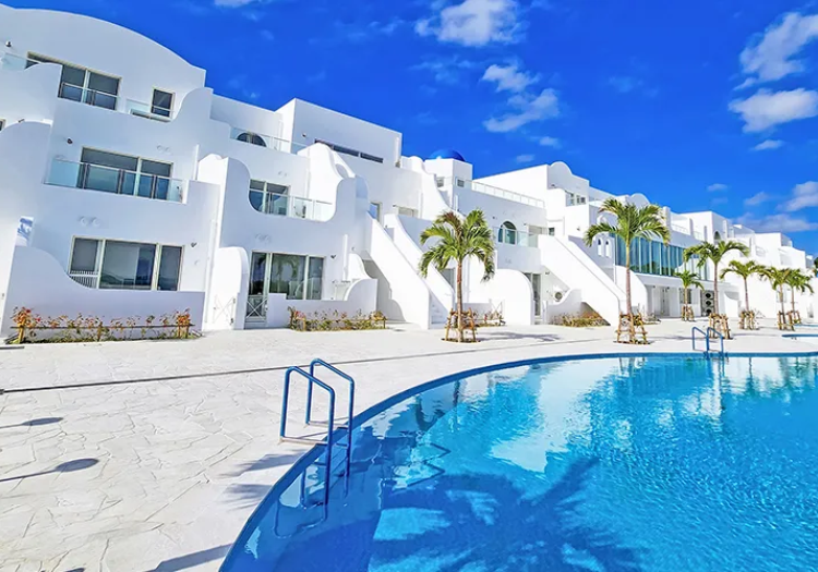 サントリーニ ホテル＆ヴィラズ 宮古島 × マネージャー・支配人（宿泊部門）