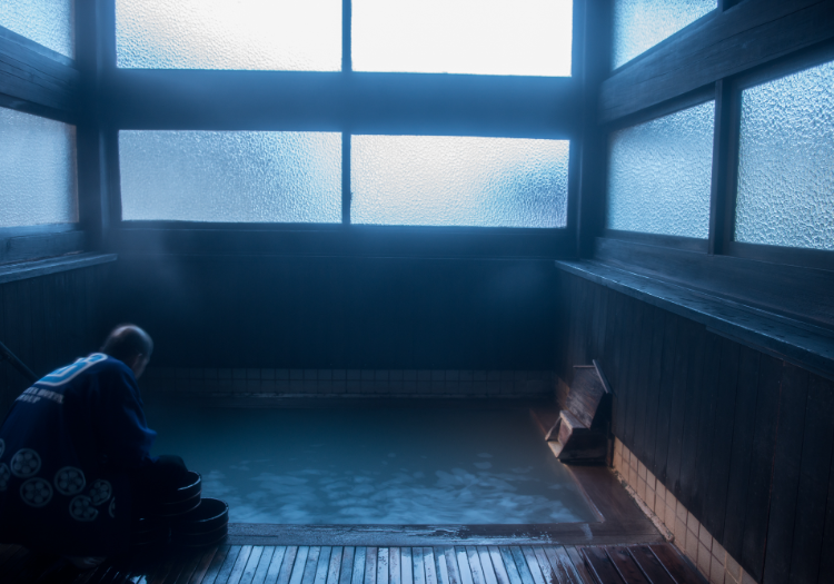 【自家源泉】伝統の湯を守る「湯守人 」の精神。スタッフは温泉利用無料。