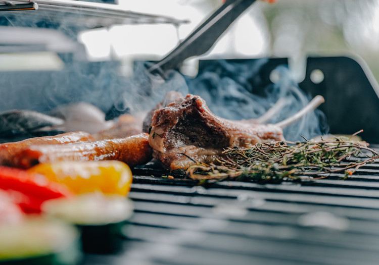 BBQ、イタリアン、しゃぶしゃぶ、火鍋など多彩なお料理をご提供しています