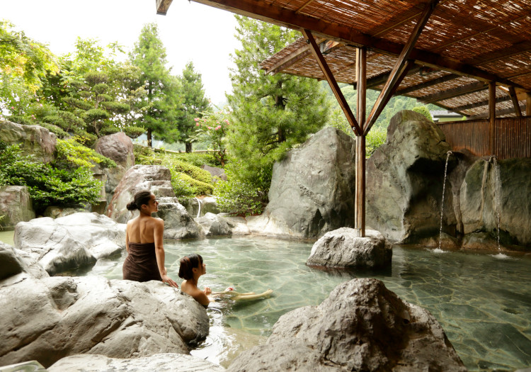 「美人美肌の湯」として名高い昼神温泉に無料で毎日入り放題♪