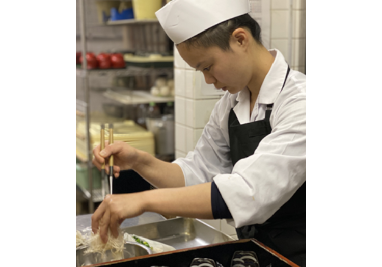 歴史ある湯河原の地で、一流の接客サービスを身につけませんか？