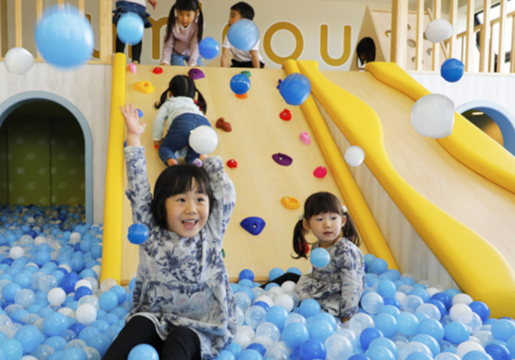 お子さまに楽しんでいただけるスペース「umi no ue」を併設