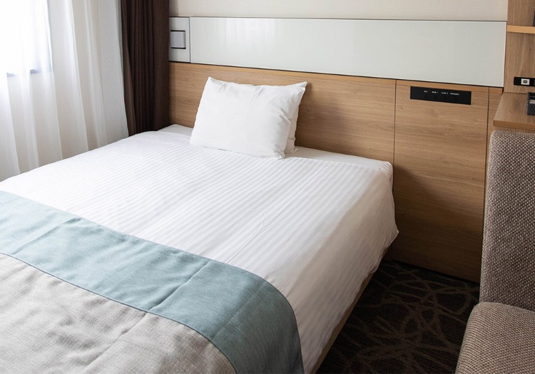 アルモントホテル那覇おもろまち × フロント