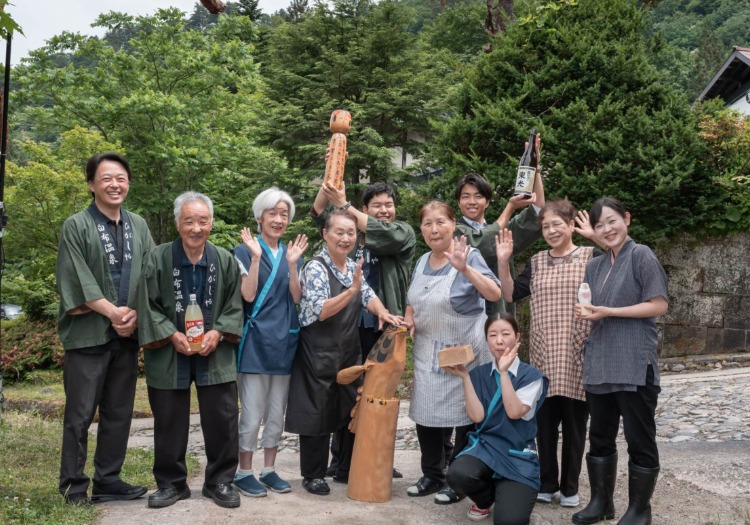 白布温泉 東屋 × サービススタッフ