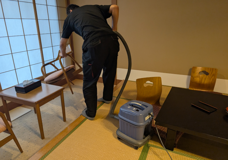 客室清掃は5～7人で業務を行なうため、チームワークが重要です