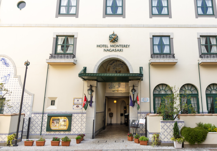 ホテルモントレ長崎 × フロント