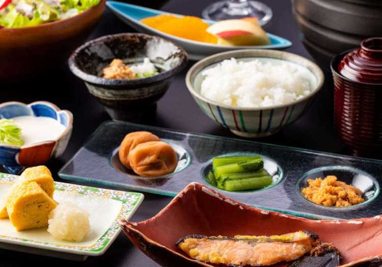 こだわりの和の朝食。1日のはじまりをおもてなしの心で彩ります！