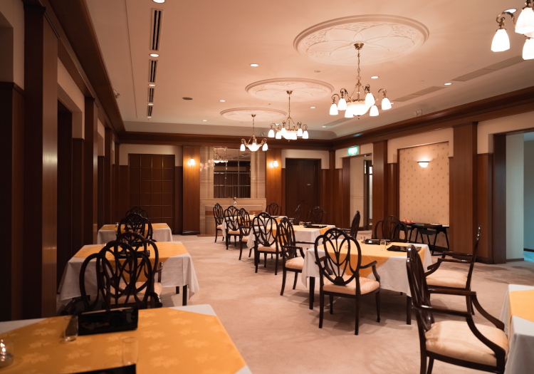 料理長拘りの絶品料理は、お部屋もしくはレストランで堪能できます