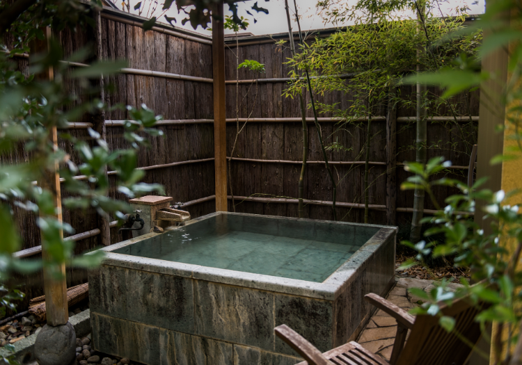 全7室すべてに専用露天風呂をご用意。お客様が寛ぎを得る解放のひと時をここで。