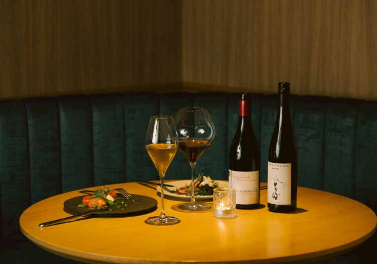 ナチュールワインとのペアリング料理など、幅広い知識を身に付けられる環境です