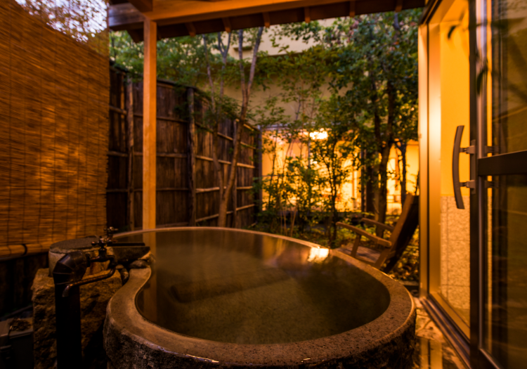 最高の湯加減も「おもてなし」。設備の維持管理も、顧客満足に直結する仕事です