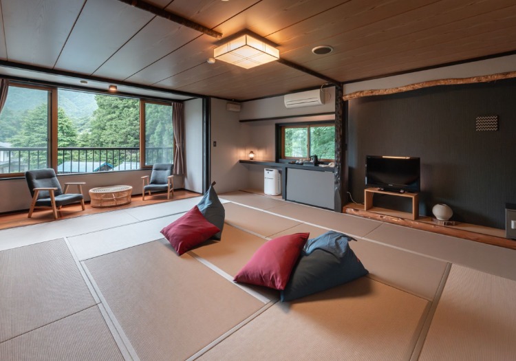 様々な種類の和室が揃い、全15室。小上がりベッド付きのお部屋もございます。