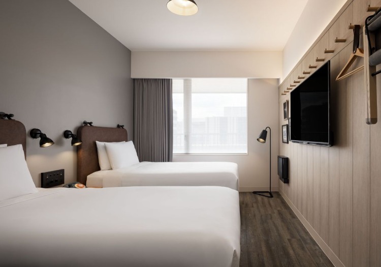 モクシー東京錦糸町 × サービススタッフ