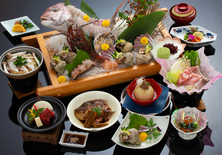 淡路島と言えば美食の地。海の幸や淡路牛を堪能できる絶品の会席料理。
