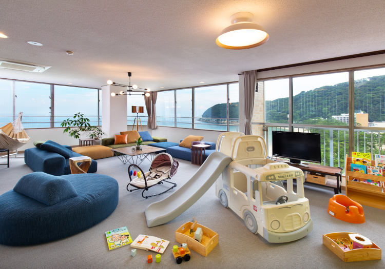 お子様連れのお客様も楽しめるよう、アイデアの詰まったファミリールーム。