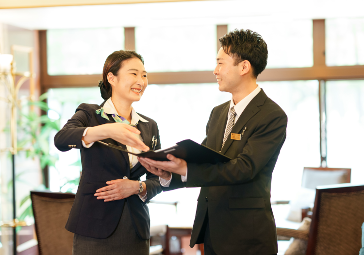 様々なバックグラウンドのスタッフが在籍していて、和気あいあいとした雰囲気です。