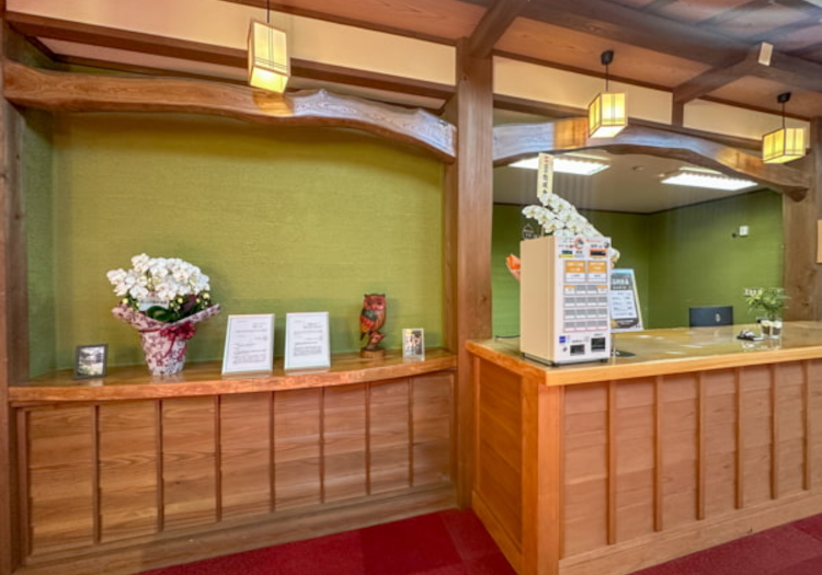 リブマックスリゾート飛騨高山～臥龍の郷～ × フロント