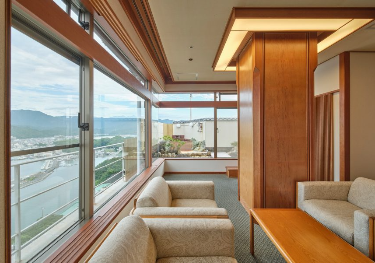 浦島観光ホテル株式会社（ホテル浦島・万清楼・山水館） × リーダー・チーフ（宿泊部門）