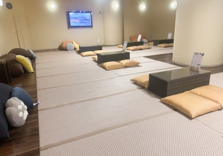 湯上がり後、静かな空間でコミックなども楽しめるリラックスエリアです。