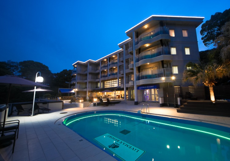 リブマックスリゾート瀬戸内シーフロント × フロント