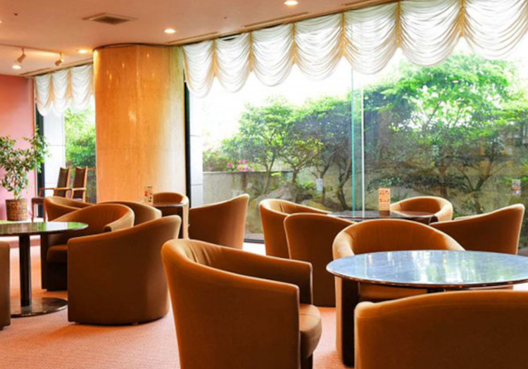 賄いあり！地元の新鮮の食材をふんだんに使った料理を味わえます。