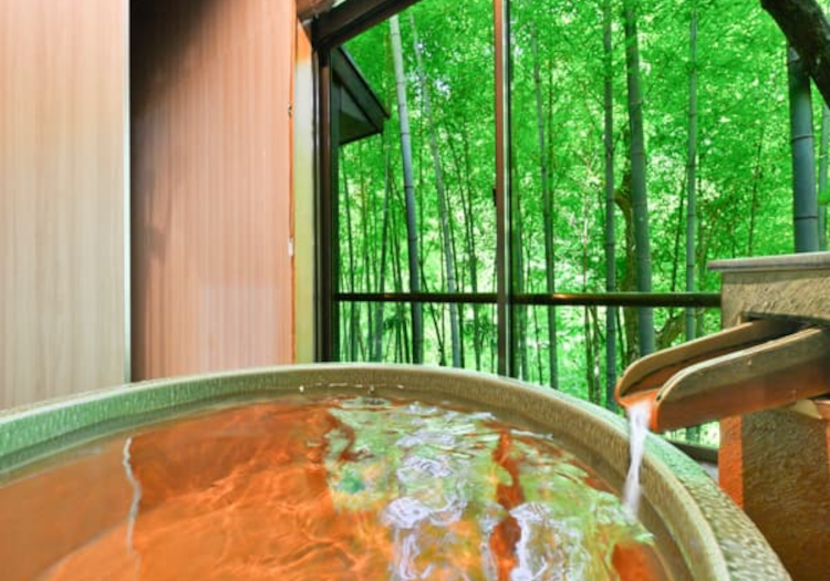 露天風呂付、ペット同伴OKの客室も完備。雄大な自然の景色を独り占めできます。