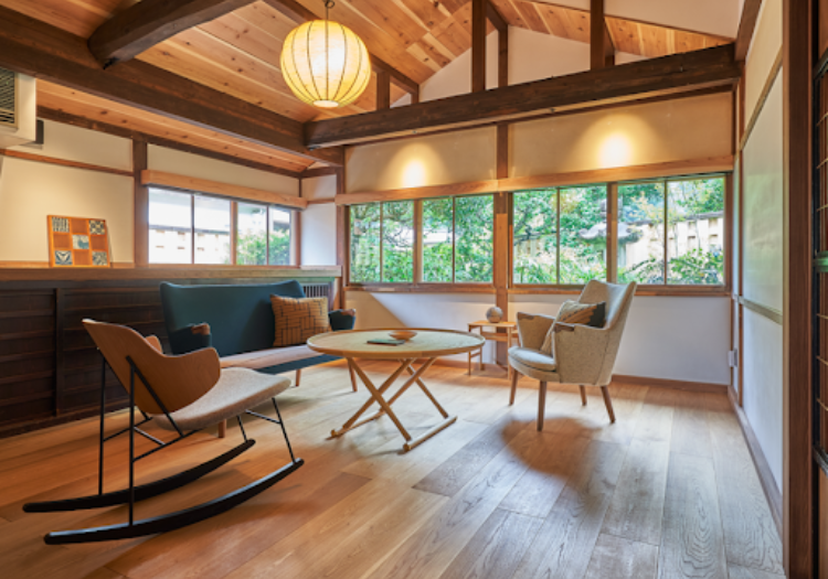 泉ヶ谷 工芸ノ宿 和楽 × マネージャー・支配人（宿泊部門）