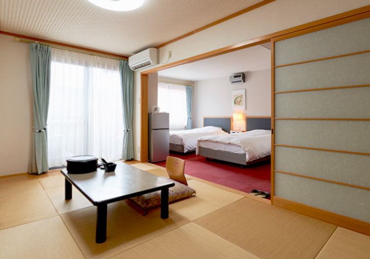 ホテルサンリゾート白浜は全客室露天／つぼ湯付で、お部屋にて健康体験が可能です。