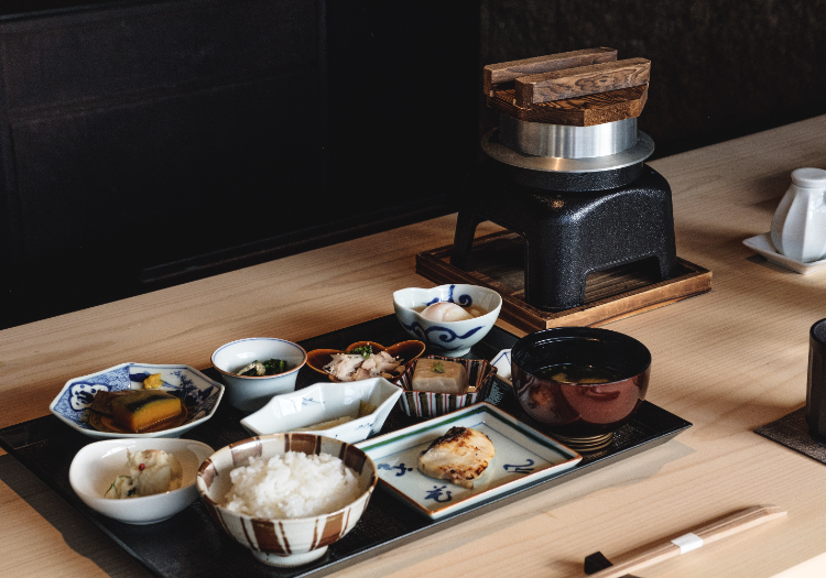 心身を整える「撚る屋」の朝食。丁寧に引いたお出汁の温かみを届けます。