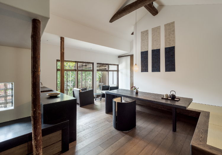 撚る屋 × サービススタッフ