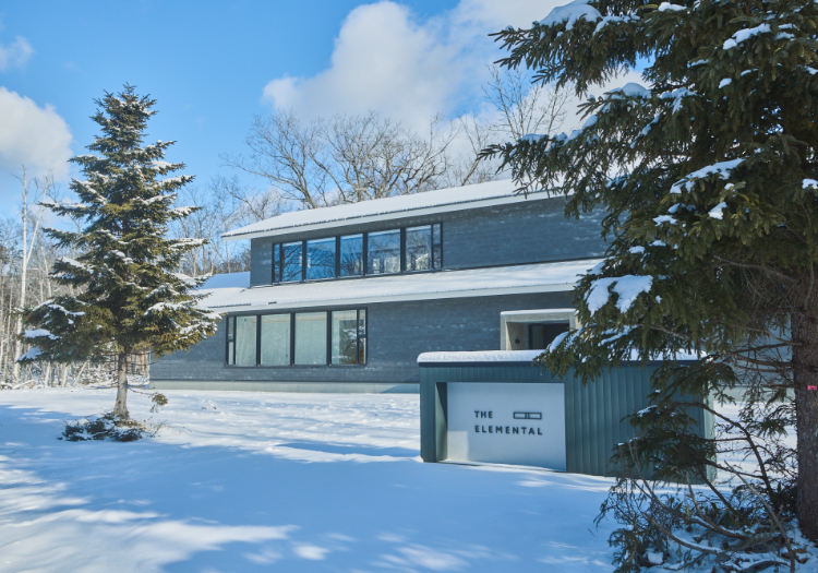 THE ELEMENTAL × サービススタッフ