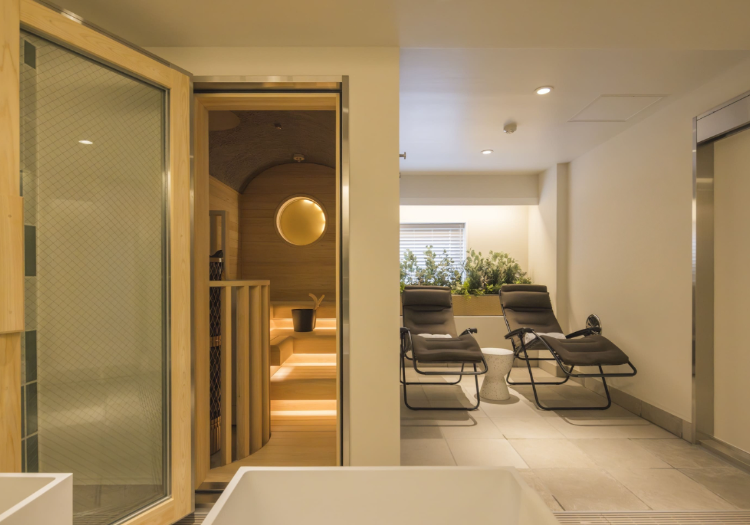 アールエヌティーホテルズ株式会社　法人採用 × マネージャー・支配人（客室部門）