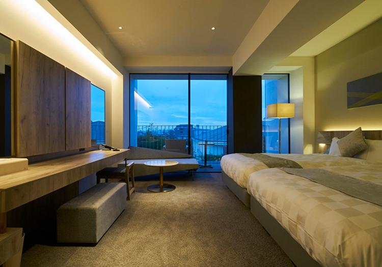 テラスやジャグジーを備えた「ガーデンテラス佐賀」のスイートルーム